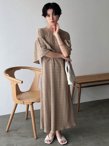 FRIFUL Women's Long Sleeve Textured Ruffle Hem Midi Dress