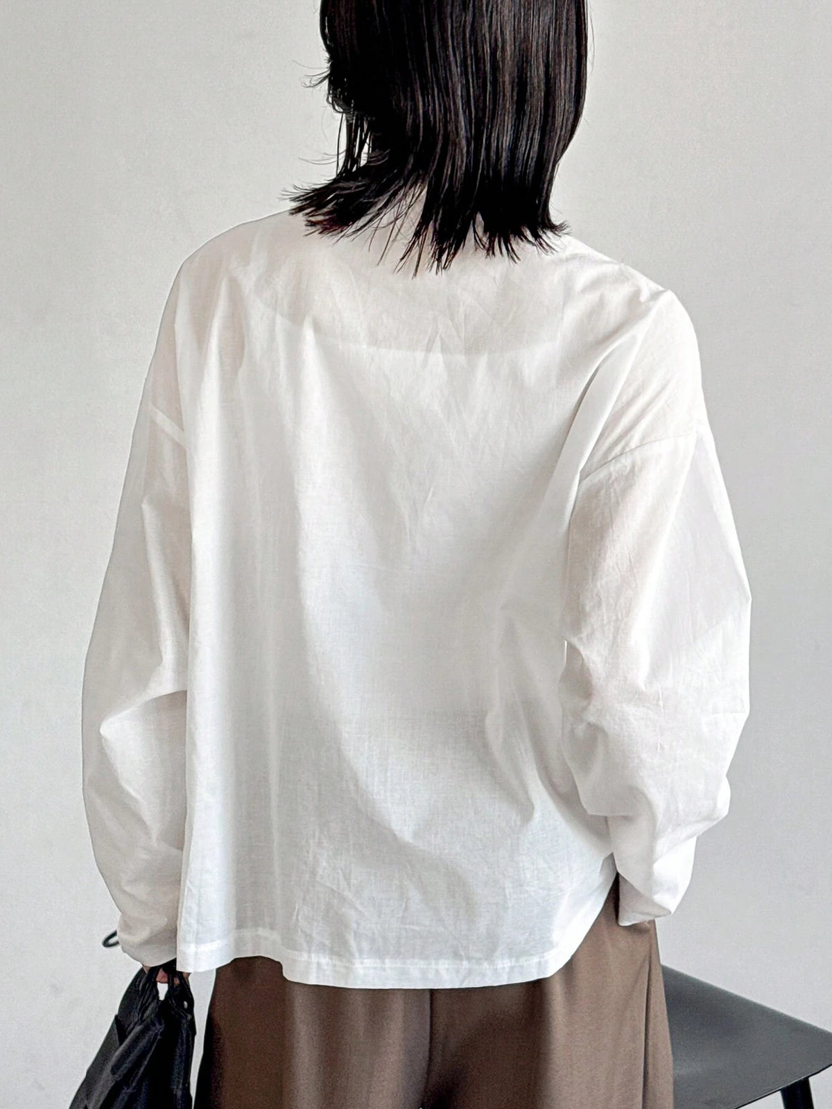 FRIFUL Women's Stand Collar Loose White Blouse With Embroidery & Wave Hem