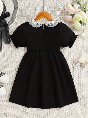 Fashionable Elegant Girls' Summer Holiday Embroidered Collar Short Sleeve Woven Dress With Ruffled Hem And Waist-Tie, Comfortable Soft Ladylike Dress For Little And Middle Girls