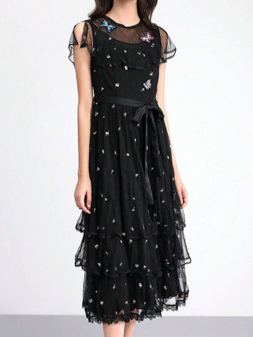 Fashionable Embroidered Waist-Defining Pleated Long Dress With Elegant Elegant, Suitable For Cocktail Party
