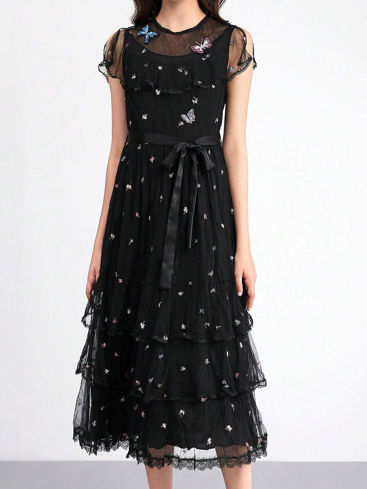 Fashionable Embroidered Waist-Defining Pleated Long Dress With Elegant Elegant, Suitable For Cocktail Party