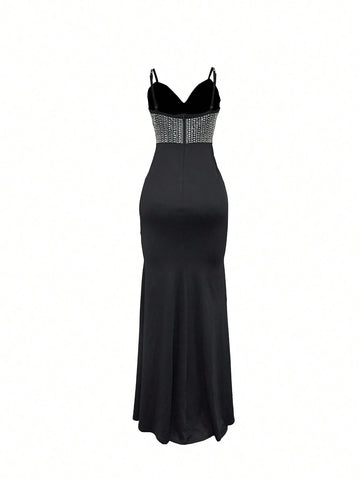 Fashionable Sleeveless V-Neck Rhinestone Embellished Dress, Leg Revealing Cut