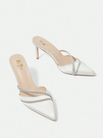 Fashionable Women's Pointed Toe High Heel Court Shoe With Diamante Strap