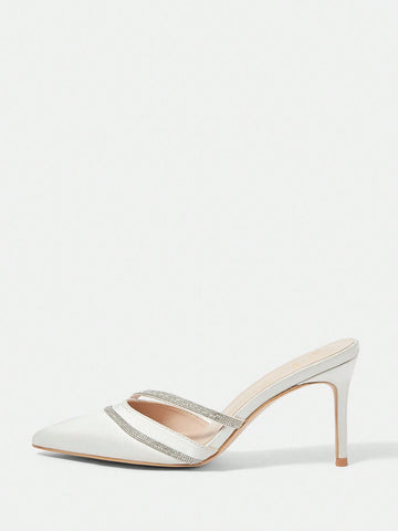 Fashionable Women's Pointed Toe High Heel Court Shoe With Diamante Strap