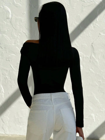 Elegant Modern Design Off Shoulder Twist Metallic Decor Long Sleeve Tight Fitted Black T-Shirt,