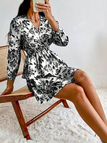 Fitted Printed V-Neck Ruched Long Sleeve Sexy Dress