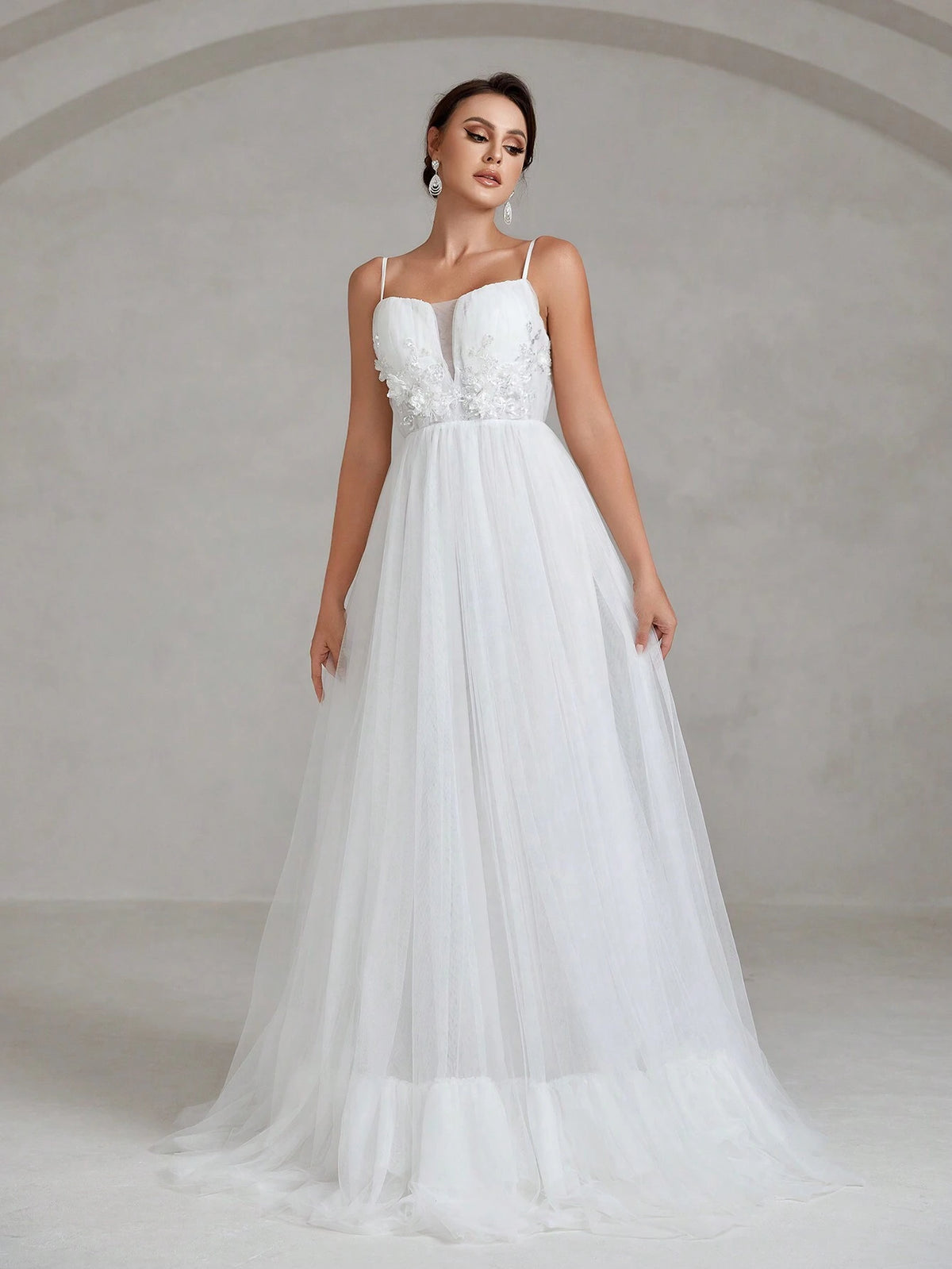 Floral Appliques Mesh Backless Lace Up Cami Wedding Dress
