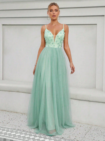 Floral Appliques Mesh Overlay Cami Wedding Dress