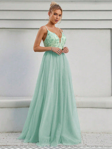 Floral Appliques Mesh Overlay Cami Wedding Dress