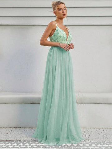 Floral Appliques Mesh Overlay Cami Wedding Dress