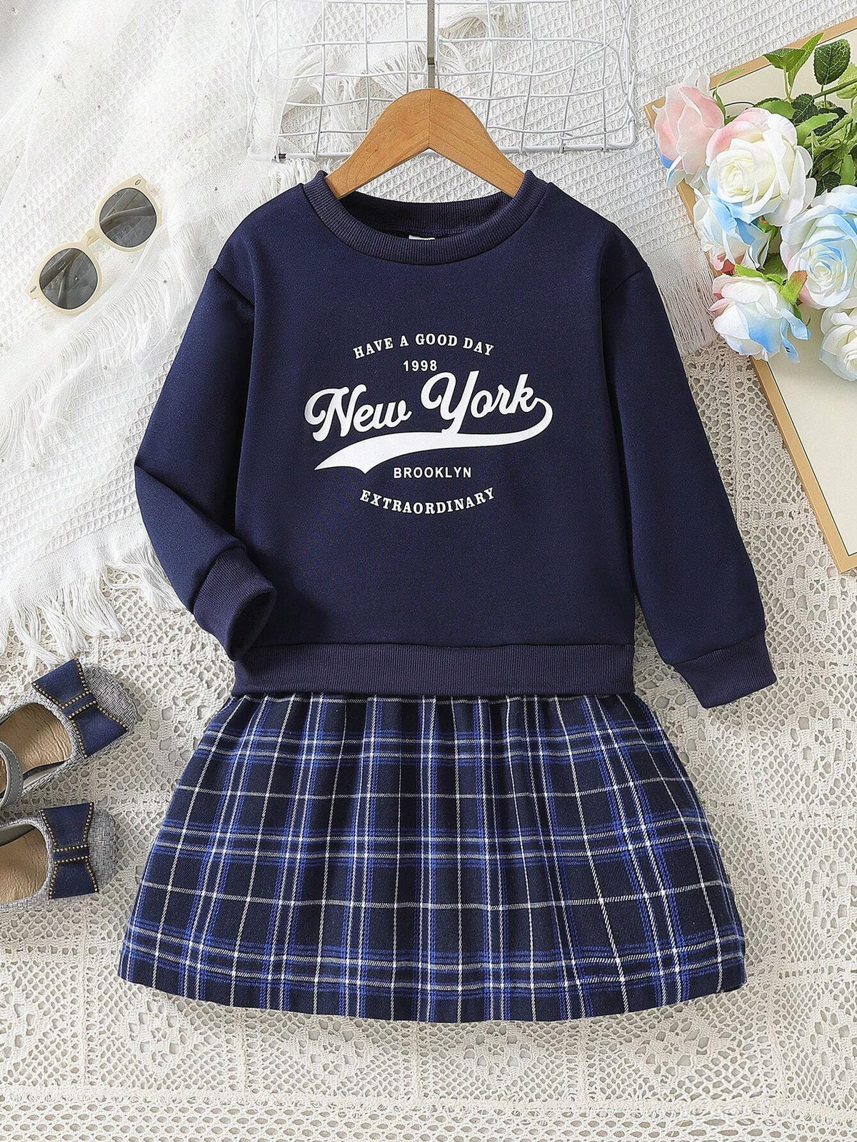 Kids Young Girls Digital Letter Print Round Neck Long Sleeve Plaid Hem Loose Casual Dress, Spring/Autumn