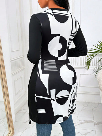 Geo Print Asymmetrical Hem Tee