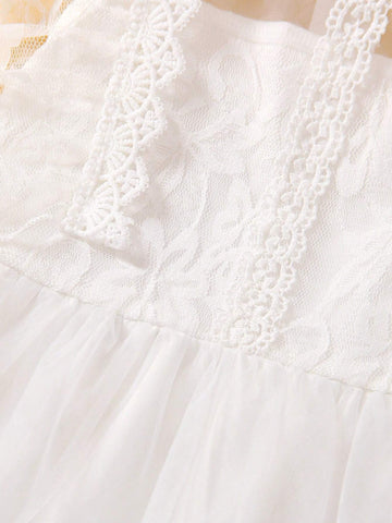 Girl Mesh Dress With Various Embroidery, Floral Decor, Knitting Lace, Two Layers Of Mesh, One Layer Of Lining, Zipper Closure. Suitable For Summer Parties And Weddings.