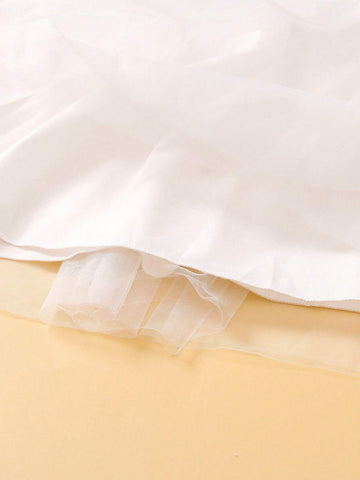 Girl Mesh Dress With Various Embroidery, Floral Decor, Knitting Lace, Two Layers Of Mesh, One Layer Of Lining, Zipper Closure. Suitable For Summer Parties And Weddings.