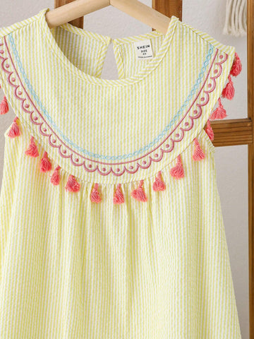 Girls' Country Vacation Light Yellow Striped Dress Suitable For Daily Wear And Outdoor Activities, Suitable For Spring And Summer Seasons.