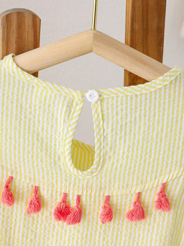 Girls' Country Vacation Light Yellow Striped Dress Suitable For Daily Wear And Outdoor Activities, Suitable For Spring And Summer Seasons.