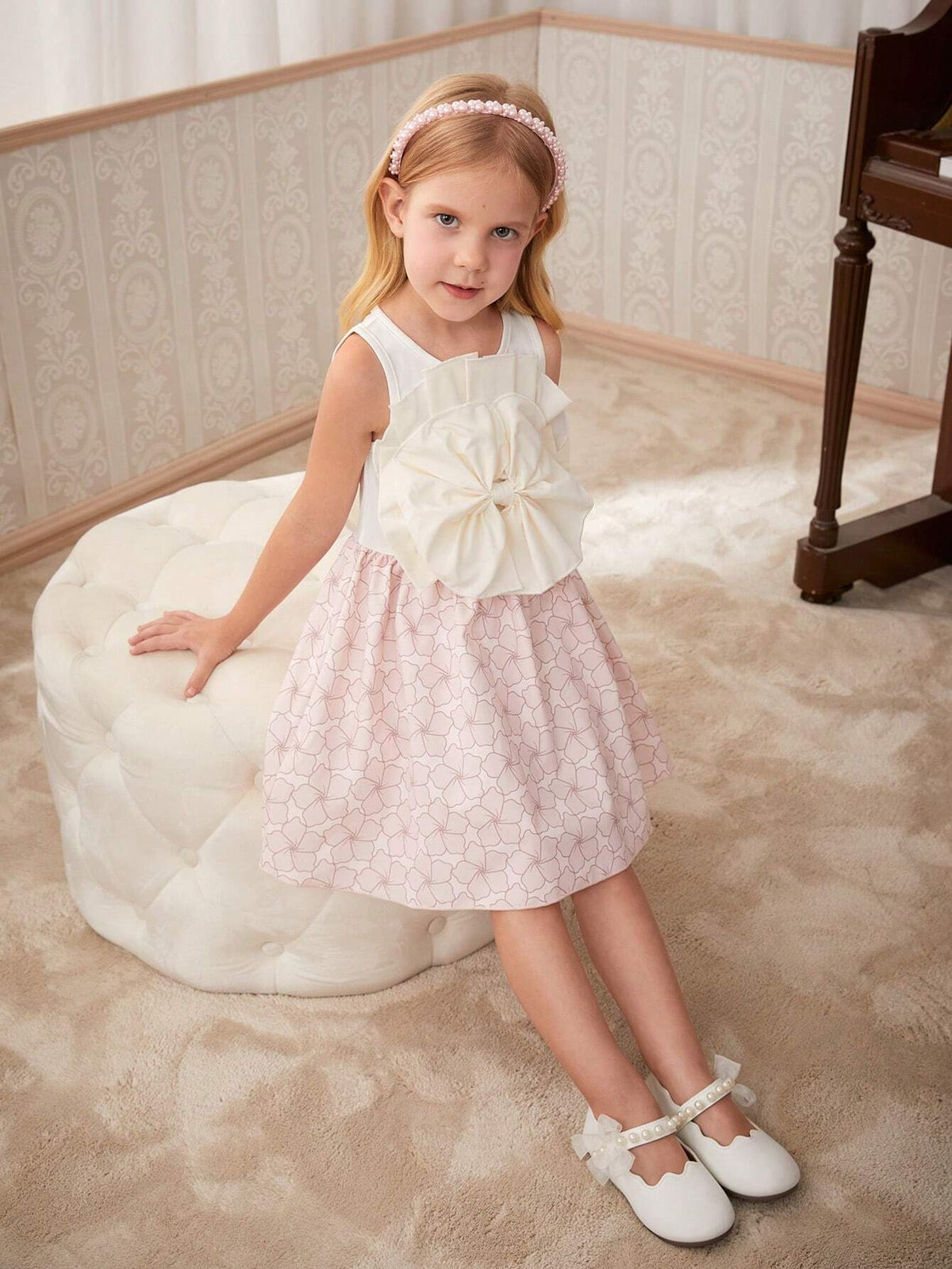 Girls' Elegant White Pleated Dress With Large Bowknot And Printed Skirt, Summer