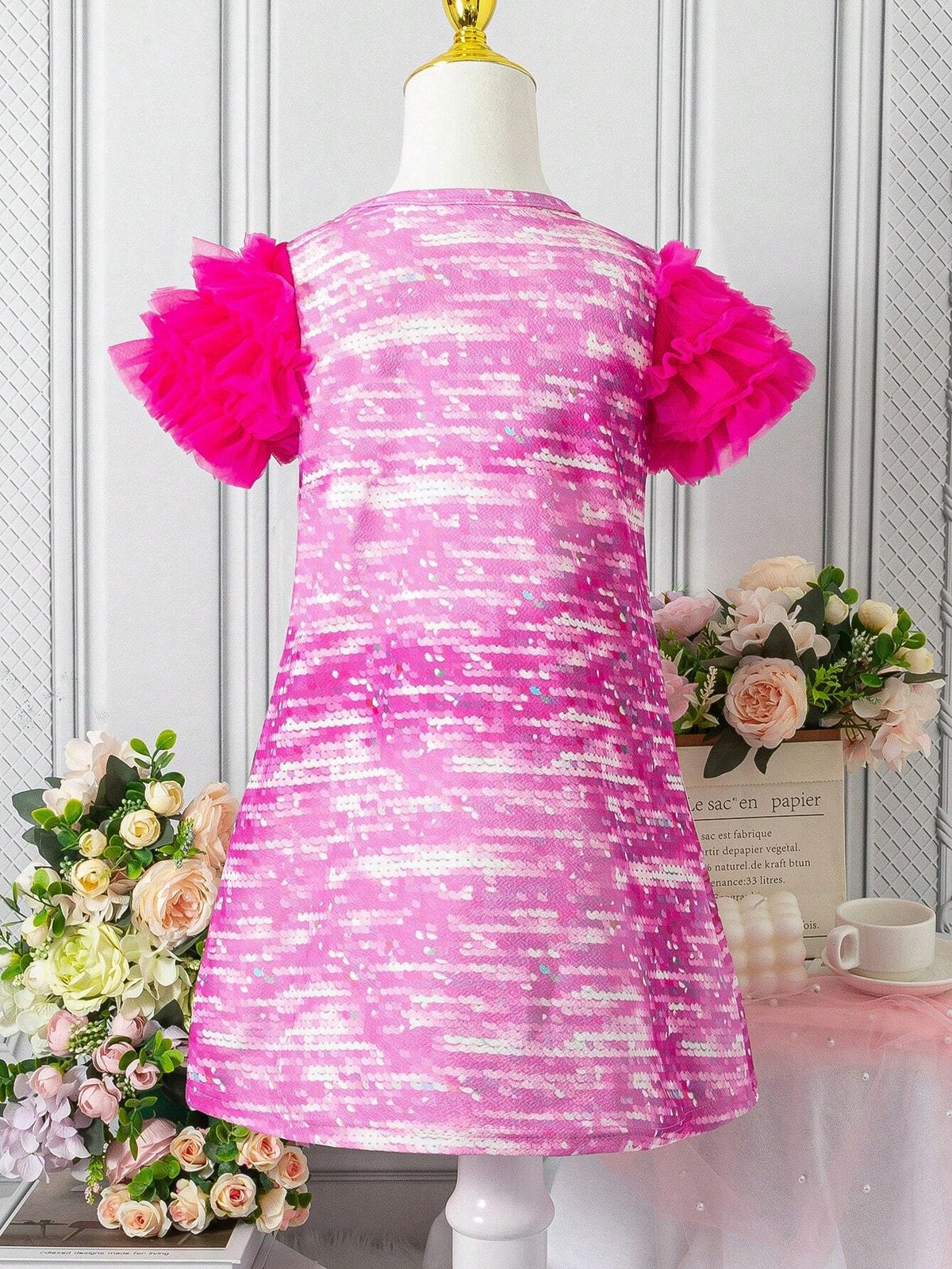 Girls' Pink Glitter Dress With Cartoon Princess Pattern.Soft Pink Tone, Full Of Sweetness And Dreamy Feeling, Very Suitable For Little GirlsSuitable For Daily Wear, Outdoor Travel, Outdoor Activities, And Appropriate For Spring And Summer.