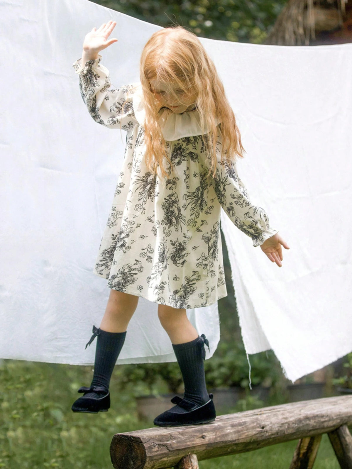 Girls Vintage Floral Ruffled Collar Long Sleeve Dress