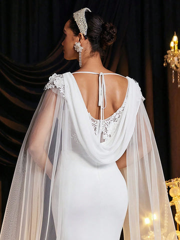 Glamrae Elegant And Romantic Lace Flower See-Through Floating Sleeves Round Neck Three-Dimensional Embroidery Slim High Waist Luxury Satin Fishtail Skirt With Train Suitable For Wedding Festivals, Women's Formal Wedding Dress