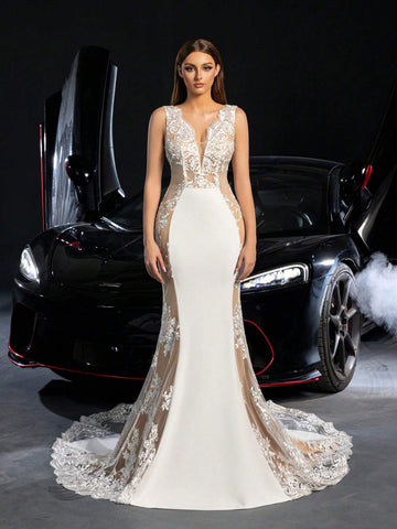 Gorgeous Plunging Neck Mermaid Hem Floral Embroidered Lace Wedding Dress