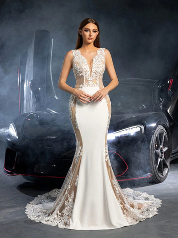 Gorgeous Plunging Neck Mermaid Hem Floral Embroidered Lace Wedding Dress