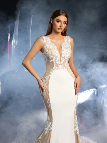 Gorgeous Plunging Neck Mermaid Hem Floral Embroidered Lace Wedding Dress