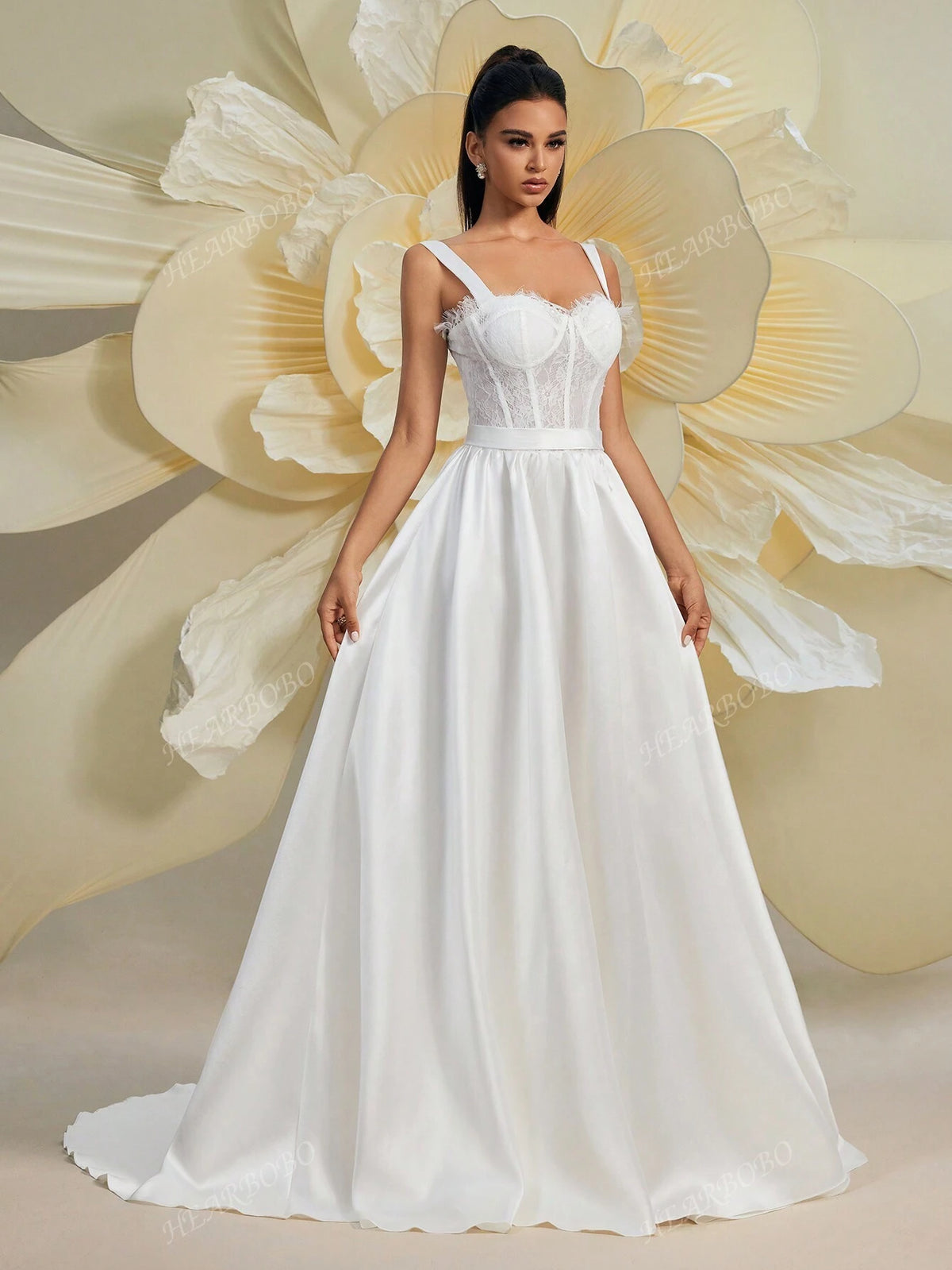 Gorgeous Women's New Lace Patchwork Satin Baroque Victorian Corseted Sleeveless Romantic Puff Skirt Tail Elegant Wedding Dress For Brides