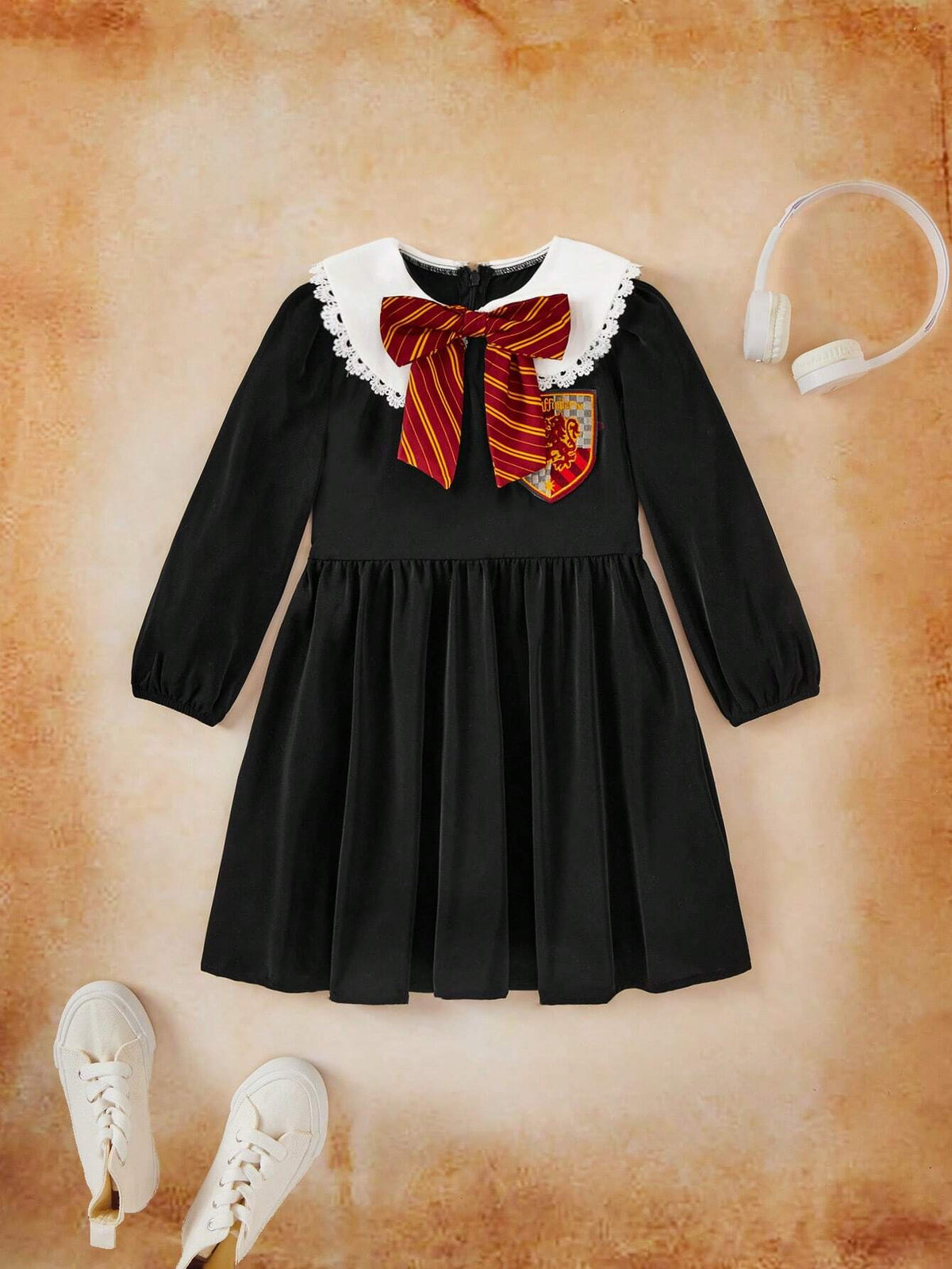 Young Girl Color-Block Badge Decor Peter Pan Collar Black Dress, With Removable Bowknot