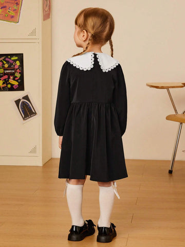 Young Girl Color-Block Badge Decor Peter Pan Collar Black Dress, With Removable Bowknot