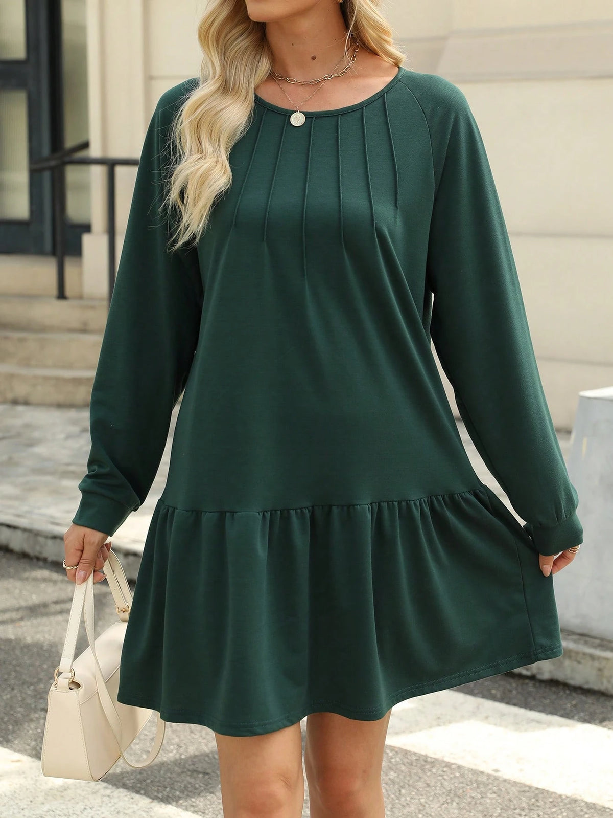 HELYO Women's Green Pleated Round Neck Dress