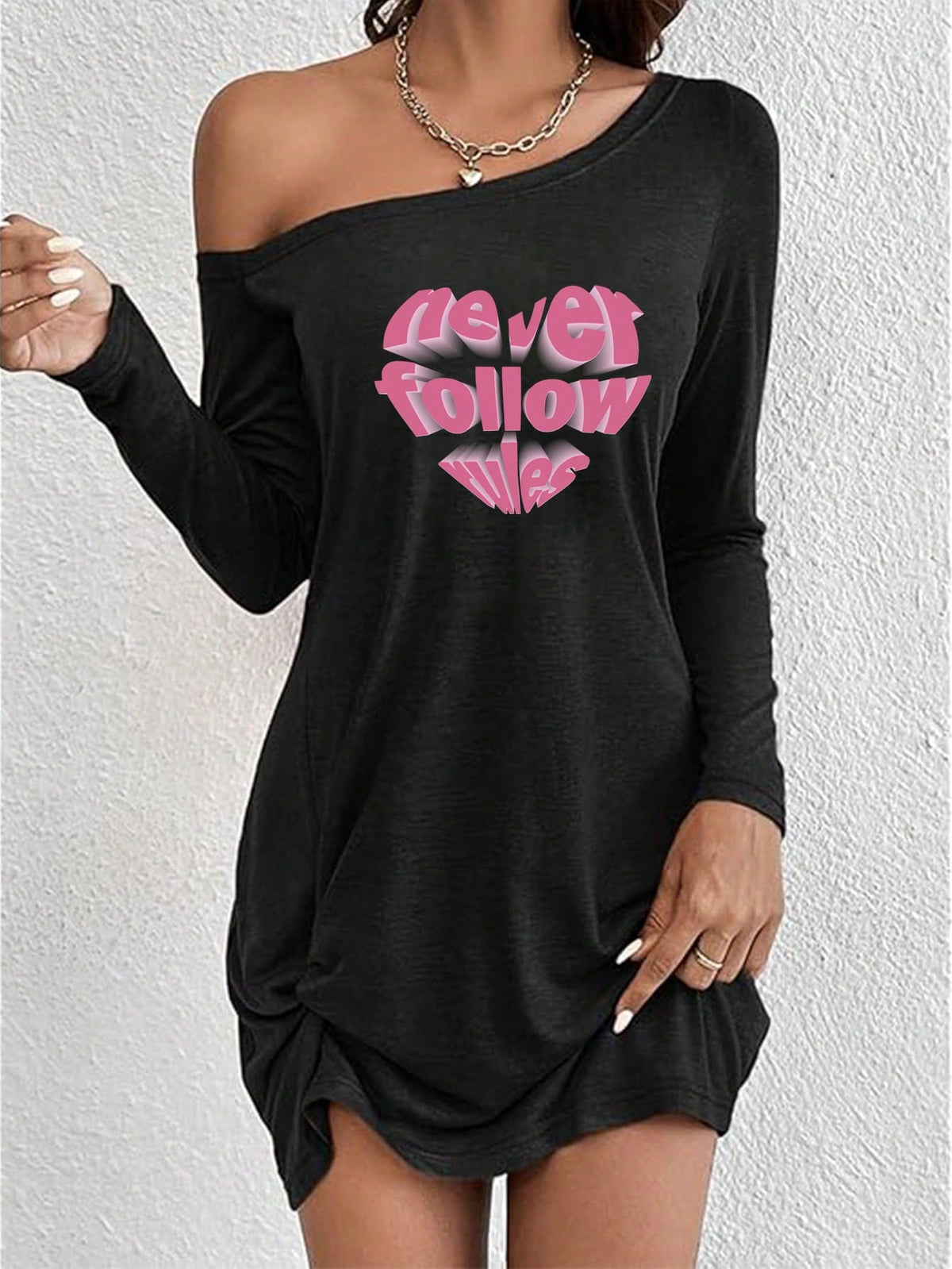 Heart Print Pattern Composed Of Patterned Letters, Fashion Women's Black Oblique Shoulder Long Sleeve Simple Daily Leisure Comfort, Machine Washable