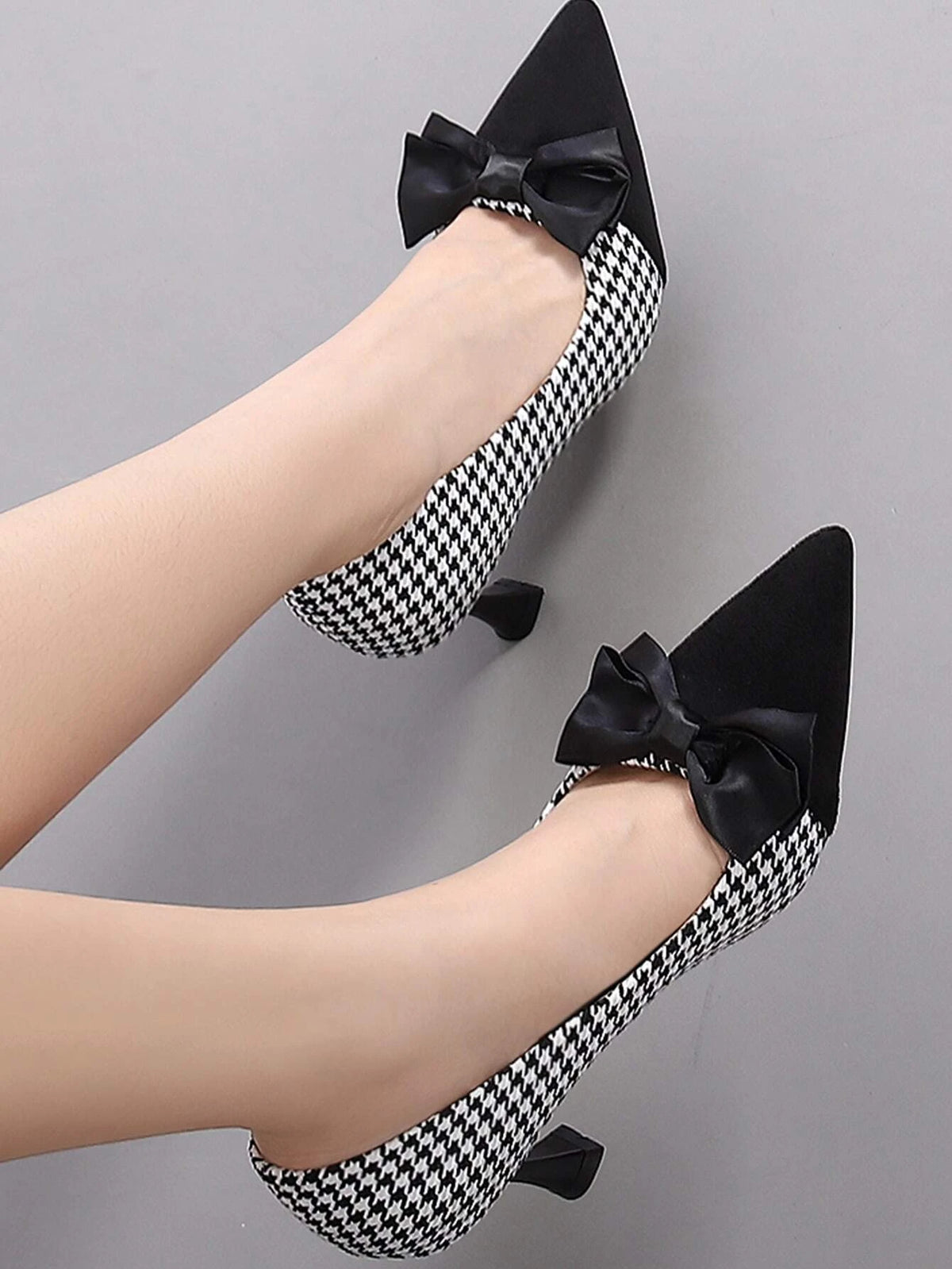 Houndstooth Pattern Bow Decor Court Pumps
