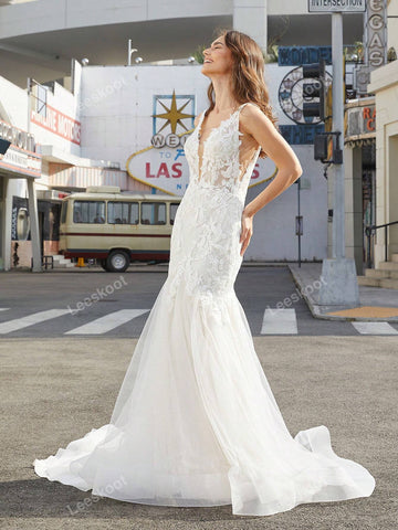 Ivory Elegant Mermaid Lace Applique Wedding Dresses For Bride V Neck Tulle Rromantic Wedding Gowns With Train Backless Sleeveless
