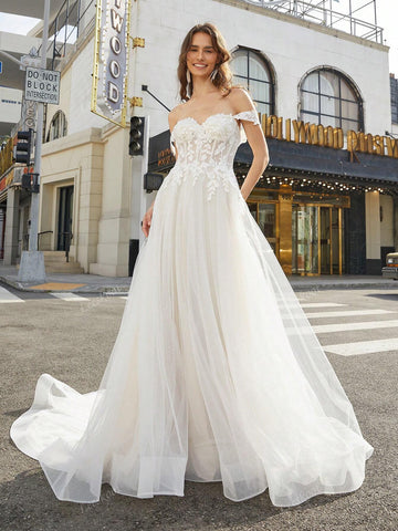 Ivory Off Shoulder Tulle Wedding Dresses With Floral Lace Applique Long A Line Romantic Style Wedding Gown For Bride