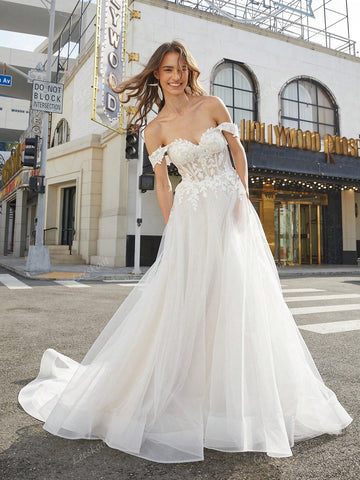 Ivory Off Shoulder Tulle Wedding Dresses With Floral Lace Applique Long A Line Romantic Style Wedding Gown For Bride