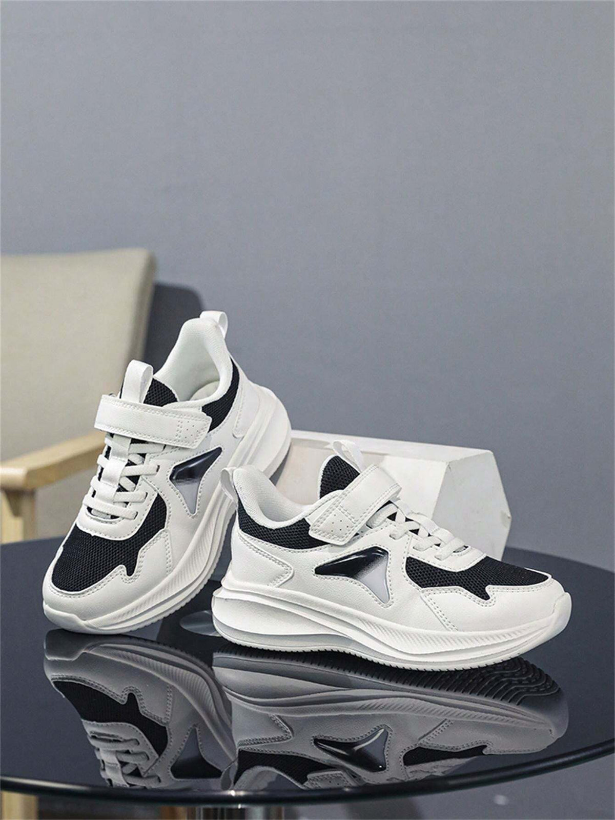 Kids Shoes Net Breathable Running Sports Shoes For Boys And Girls, Black & White Color, Autumn New Arrival