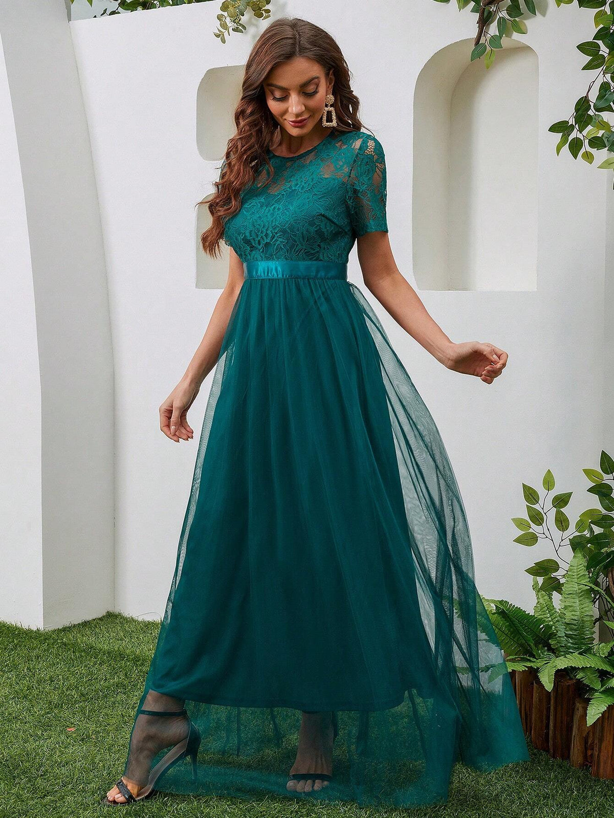 Lace Splicing Short Sleeve Round Neck Pure Color Long Mesh Bridesmaid Dress With Waistband