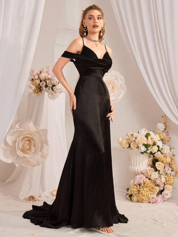 Ladies' Off-Shoulder Sexy Long Evening Gown With Train