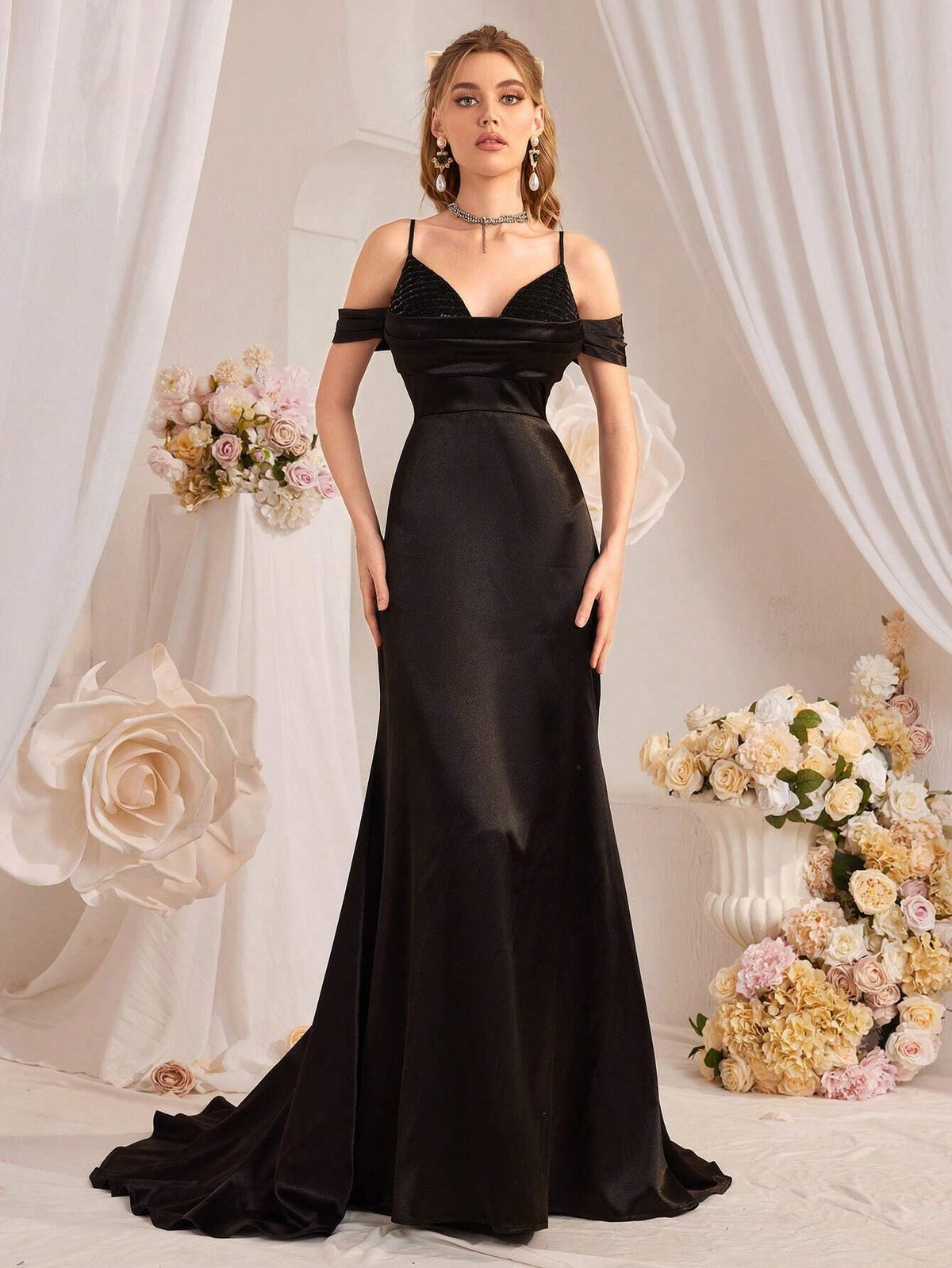 Ladies' Off-Shoulder Sexy Long Evening Gown With Train