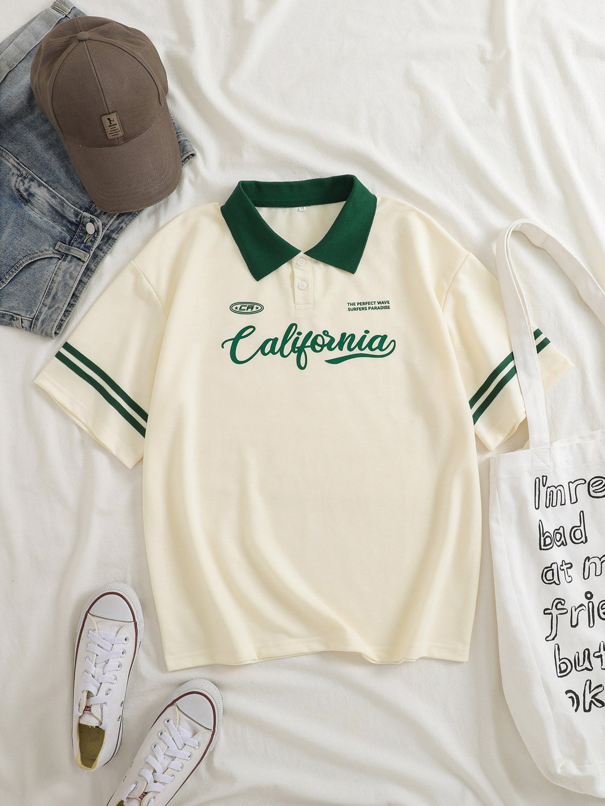 Letter Graphic Contrast Collar Tee