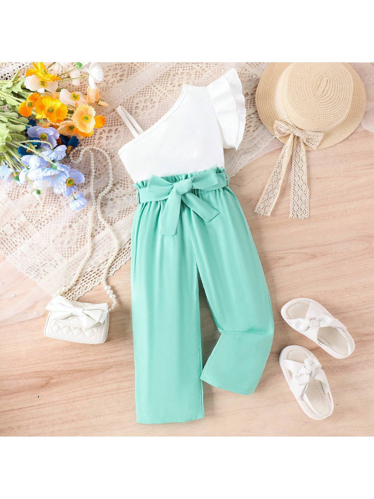 Little Girls' Oblique-Shoulder Fly Sleeve Top And Solid Color Pants Outfit