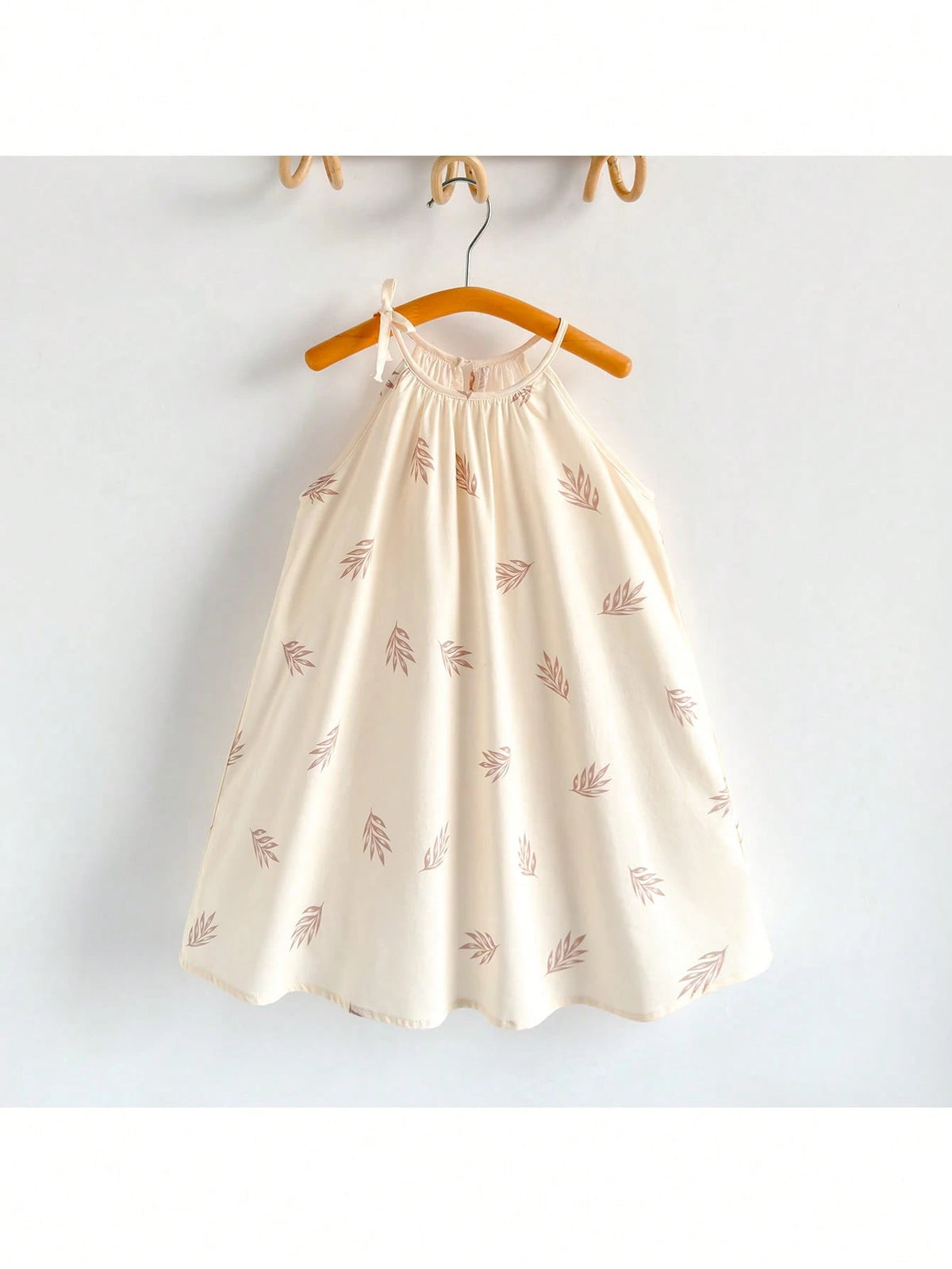 Young Girl Plant & Floral Pattern Loose A-Line Backless Slip Dress