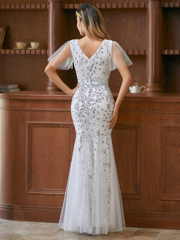 Luxury Beaded Short Sleeves V-Neck Mermaid Prom Dress