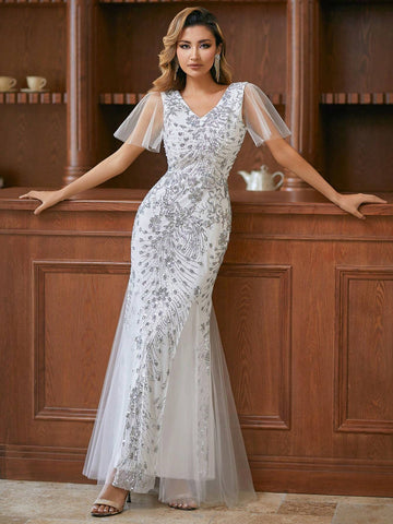 Luxury Beaded Short Sleeves V-Neck Mermaid Prom Dress