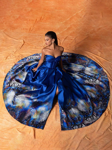 Luxury Elegant Long Printed Strapless Dress With Twist Knot Detailing, High Slit Formal Evening Gown