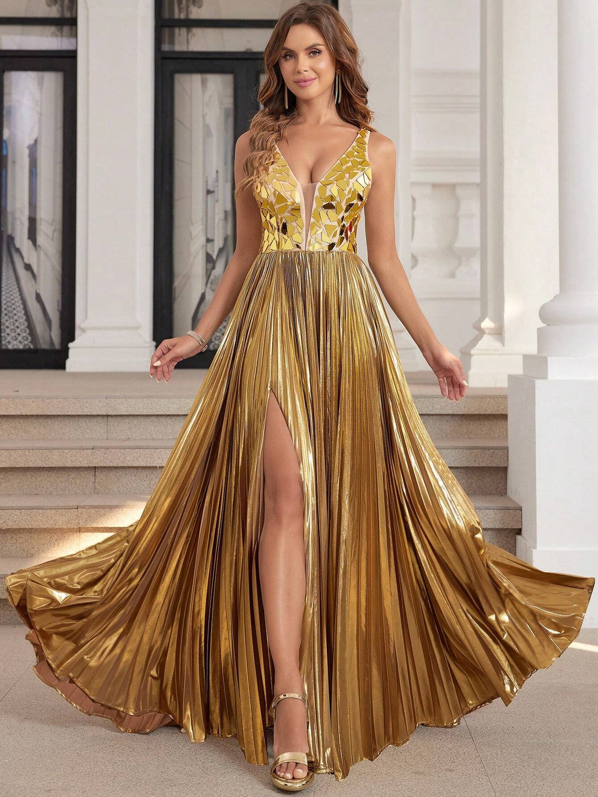 Luxury Metallic Pleated Formal Evening Gown With Glass Cut Bodice Top Luxury Gold V-Neckline Prom Dresses With Slit
