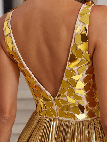 Luxury Metallic Pleated Formal Evening Gown With Glass Cut Bodice Top Luxury Gold V-Neckline Prom Dresses With Slit