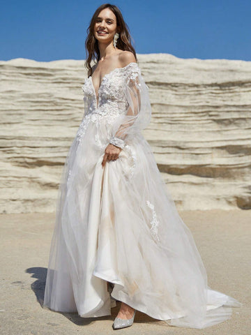 Luxury Off Shoulder 3D Lace Wedding Dresses For Women Deep V-Neck Long Puffy Sleeves Ball Gown Ivory Bridal Gown With Light Chapagne Lining Lace Up Back