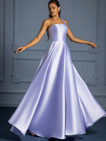 Luxury Smooth Satin Evening Gown With Flared Hem For Formal Party, Catwalk Show